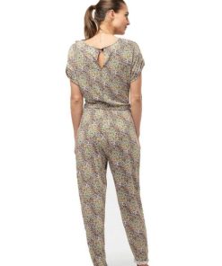 Basicsandmore.shop5d0ff07569 2