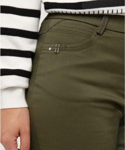 Basicsandmore.shop64c73a35b1 4