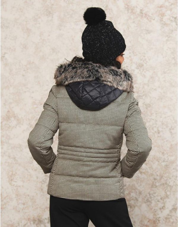 Basicsandmore.shopc2b80cfec4 2