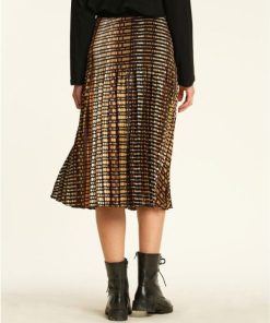 Basicsandmore.shopf6ed17d664 2